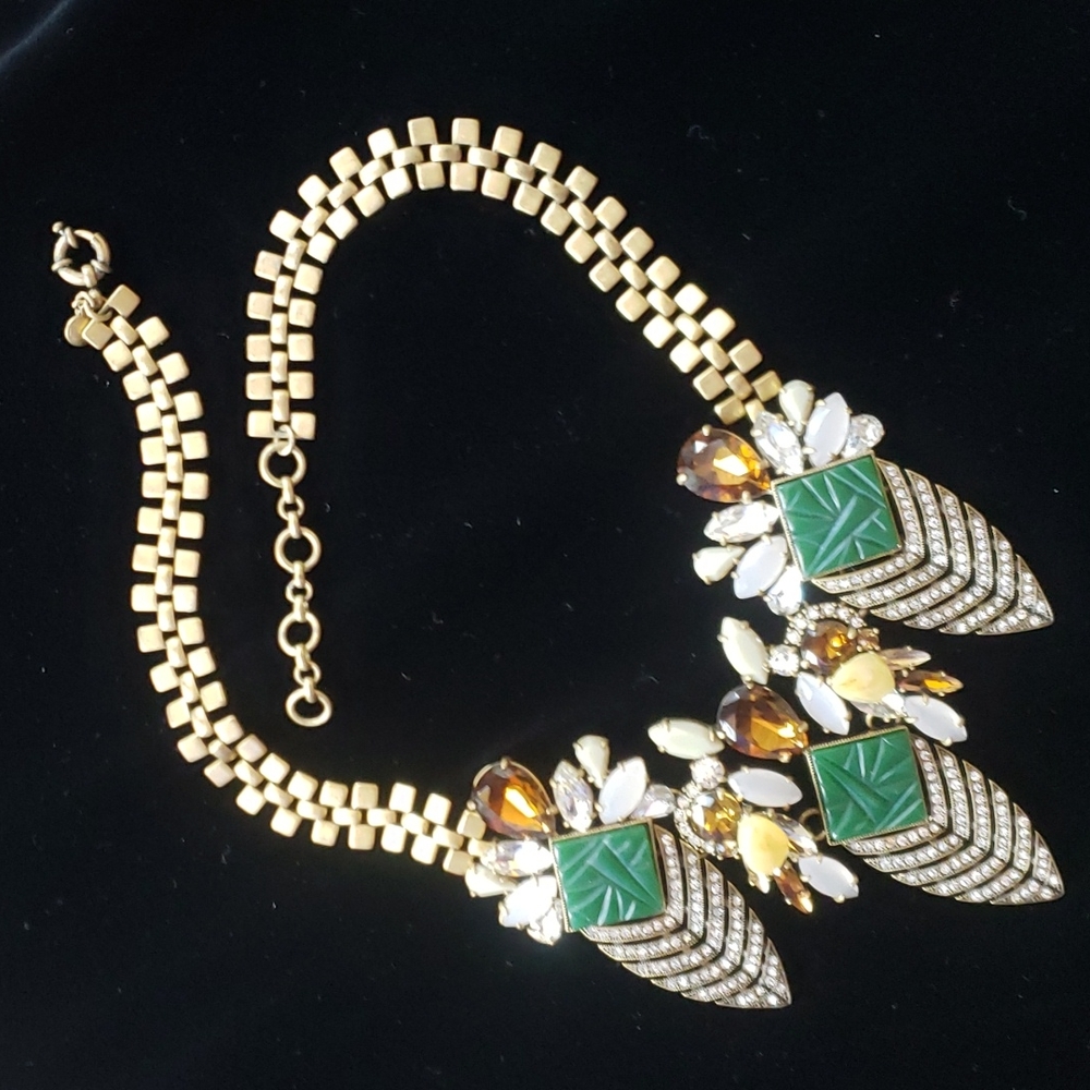 Statement necklace